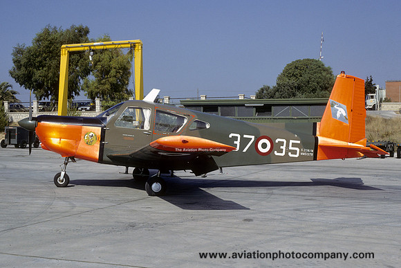 Italian Air Force 37 Stormo SIAI S-208M MM61978/37-35 (1991)
