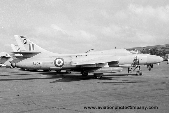 RAF 229 OCU Hawker Hunter T.7 XL571 (1969)