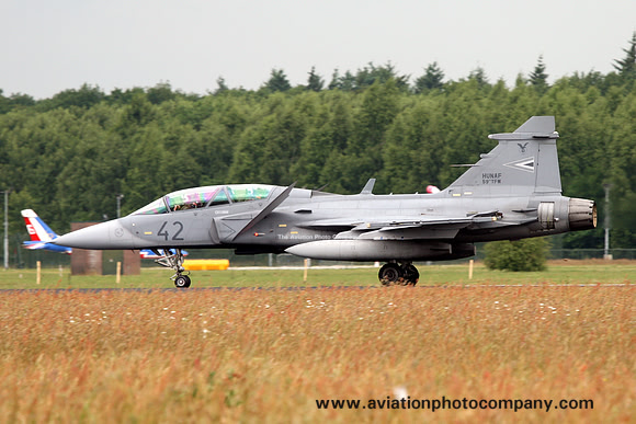 Hungarian Air Force 59 SDRB SAAB JAS-39D 42 at the Volkel Airshow (2013)