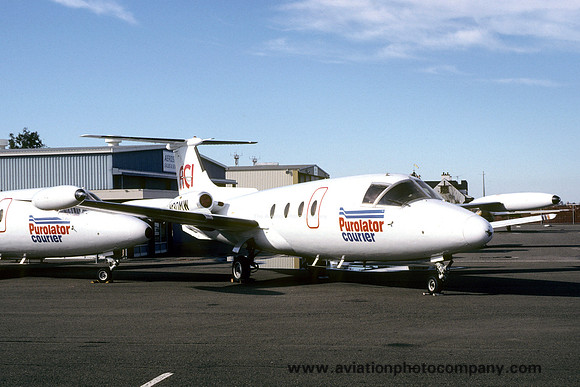 Purolator Courier HFB-320 Hansajet N130MW (1982)