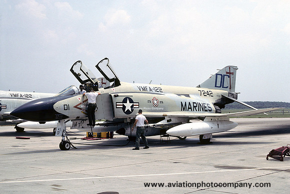 USMC VMFA-122 McDonnell F-4J Phantom 157242/DC-01 at NAS Atlanta (1976)