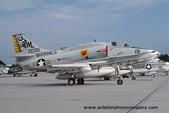 USMC VMA-311 Douglas A-4M Skyhawk 160035/WL-19 at NAS Atlanta (1977)