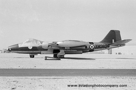 RAF 16 Squadron English Electric Canberra B(I).8 XM262 (1966)