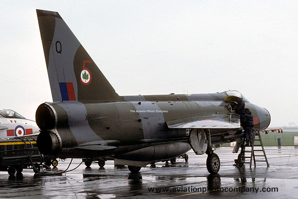 RAF 5 Squadron English Electric Lightning F.3 XR749/Q (1976)