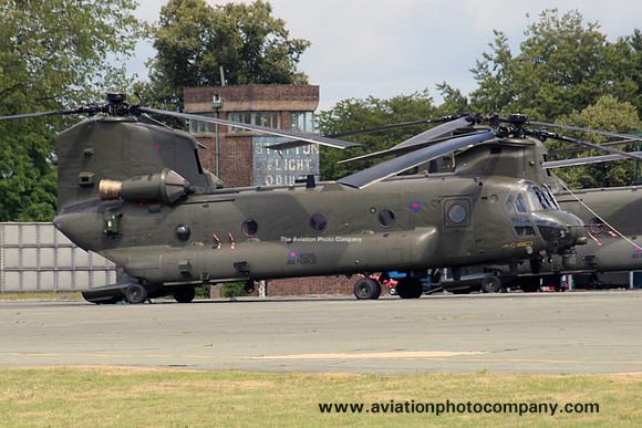 RAF Odiham Wing Vertol Chinook HC.4 ZA677 at RAF Odiham (2015)