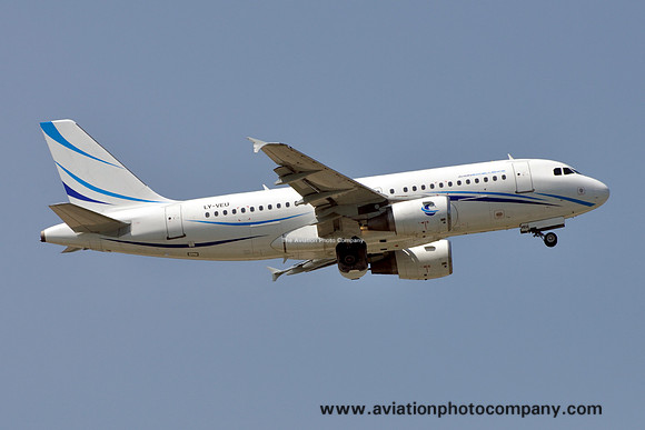 Avion Express Airbus A319-100 LY-VEU at Manchester (2013)