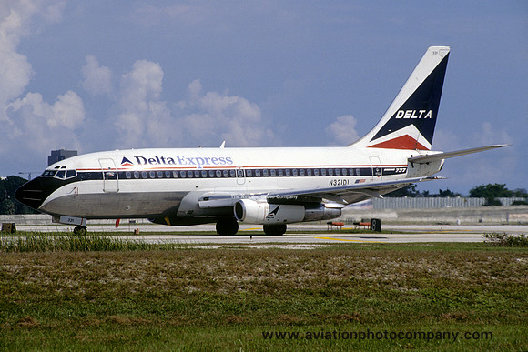 Delta Express Boeing 737-200 N321DL (1998)