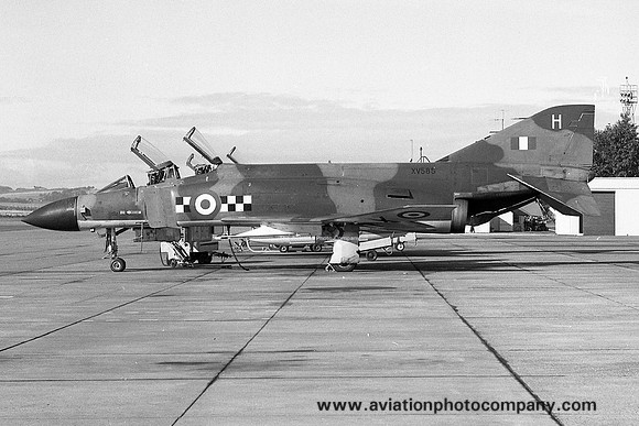 RAF 43 Squadron McDonnell F-4K Phantom FG.1 XV585/H (1970)