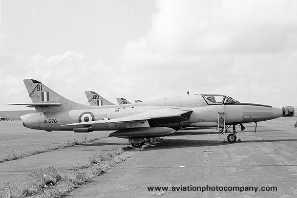 RAF 229 OCU Hawker Hunter T.7 XL576/81 (1969)