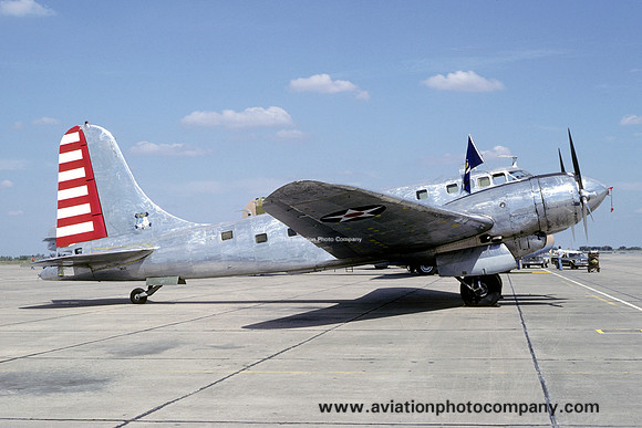Douglas B-23 Dragon N62G (1980)