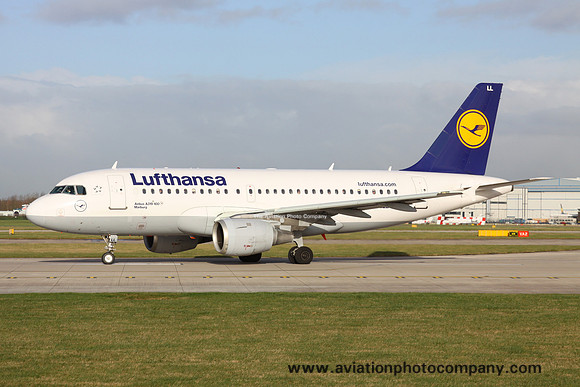 Lufthansa Airbus A319-100 D-AILL at Manchester (2016)