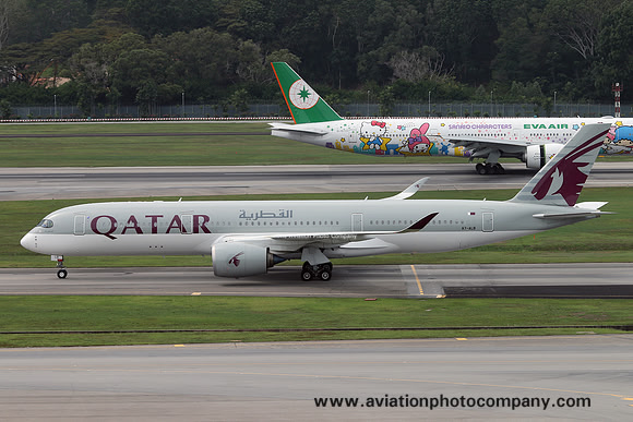 Qatar Airways Airbus A350-900 A7-ALB at Singapore IAP (2016)