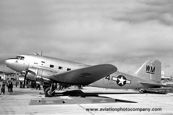 US Navy Douglas C-47H Skytrain 50799/WM