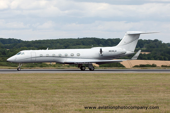 Gulfstream 550 N848JA at Luton (2015)