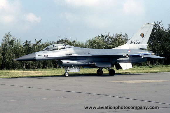 Dutch Air Force 323 Squadron GD F-16A Fighting Falcon J-256 (1986)
