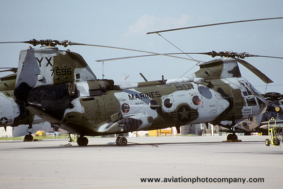 US Marines HMM-166 Vertol CH-46F Sea Knight 157696/YX-601 (1991)
