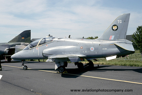 RAF 4 FTS 74 Squadron HS Hawk T.1A XX199 (1993)