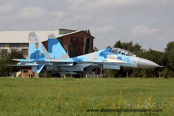 Ukranian Air Force Sukhoi Su-27 75 blue at Myrhorod (2011)