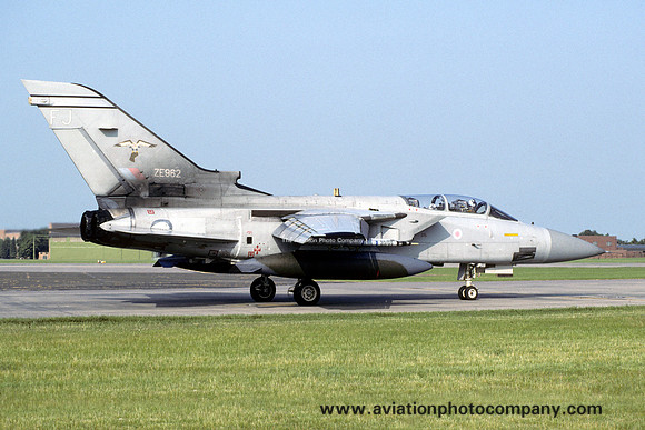 RAF 25 Squadron Panavia Tornado F.3 ZE962/FJ (1993)