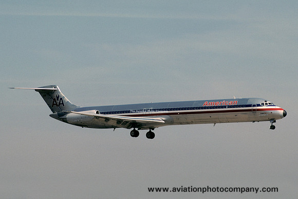 American Airlines McDonnell Douglas MD-82 N227AA (1984)