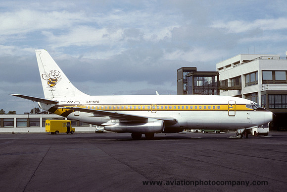 Busy Bee Boeing 737-200 LN-NPB at Newcastle IAP (1982)