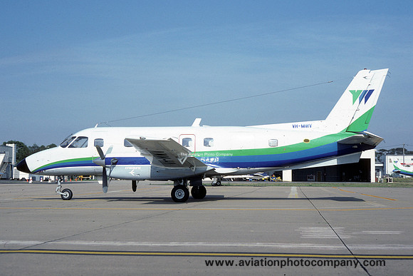 Wings Australia Embraer Bandeirante VH-MWV (1984)