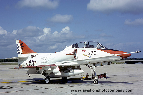 US Navy VT-4 Douglas TA-4J Skyhawk 158501/F-370 (1982)