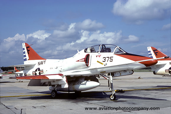 US Navy VT-4 Douglas TA-4J Skyhawk 154486/F-375 (1982)