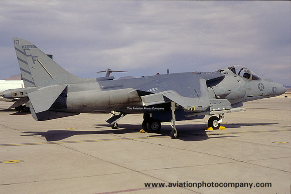 US Marines VMA-211 McDonnell Douglas AV-8B Harrier 165588/CF-10 (2002)