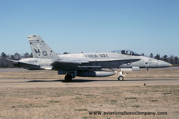 US Marines VMFA-321 McDonnell Douglas F/A-18A Hornet 162466/MG-10 (2002)