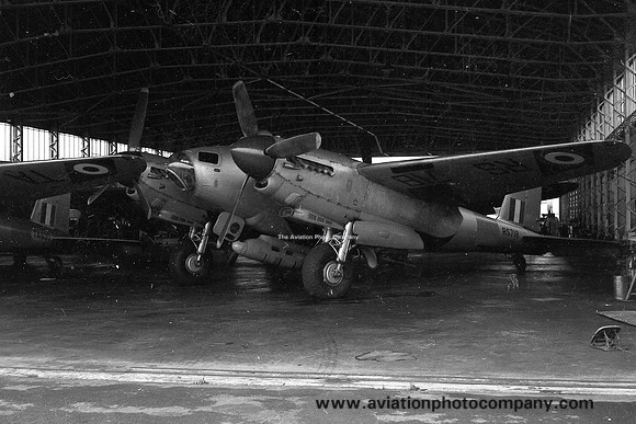 RAF 3 CAACU De Havilland Mosquito TT.35 RS718