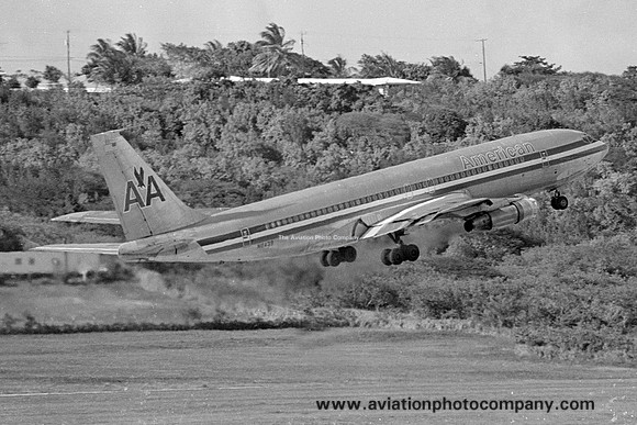 American Airlines Boeing 707-300B N8439 (1979)