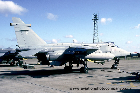 RAF 41 Squadron Sepecat Jaguar GR.1 XZ106/FR (1995)