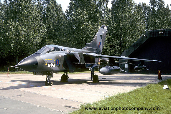 RAF 2 Squadron Panavia Tornado GR.1A ZA400/T