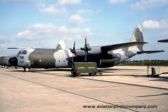 RAF Lyneham Transport Wing Lockheed C-130K Hercules C.3P XV220 (1994)
