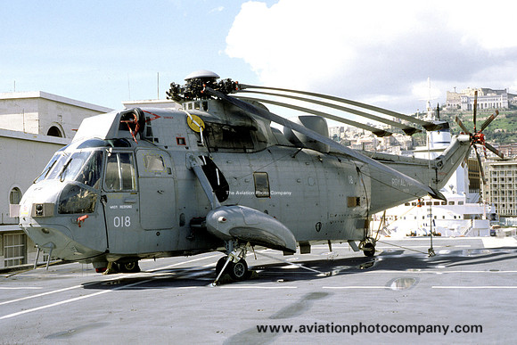 Royal Navy 820 Squadron Westland Sea King HAS.6 XV713/L018 (1995)