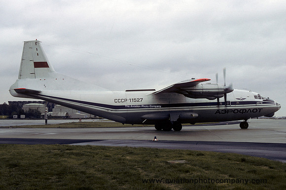 Aeroflot Antonov An-12 CCCP-11527 (1981)