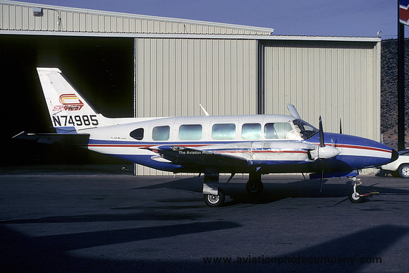Skywest Piper PA-31 Navajo N74985 (1982)