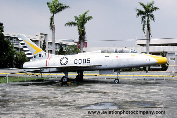 Taiwanese Air Force North American F-100F Super Sabre 63987/5 (1996)