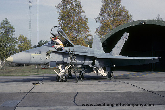 Canadian Air Force 1 CAG McDonnell Douglas CF-188A Hornet 188779 (1989)