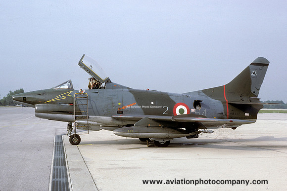 Italian Air Force 2 Stormo FIAT G-91R MM6302/2-64 (1988)