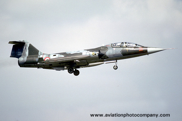 Italian Air Force 4 Stormo Lockheed TF-104G Starfighter MM54233/4-30 (1989)