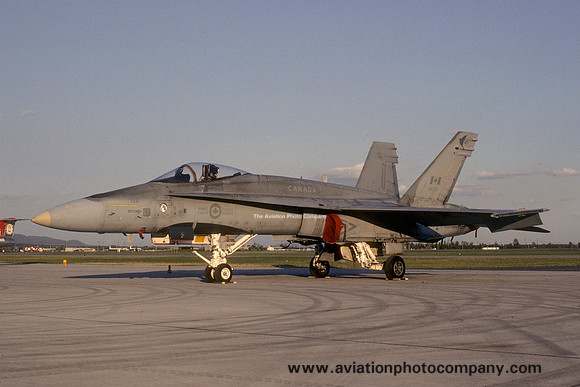 Canadian Air Force 425 Squadron McDonnell Douglas CF-188A Hornet 188722 (1989)