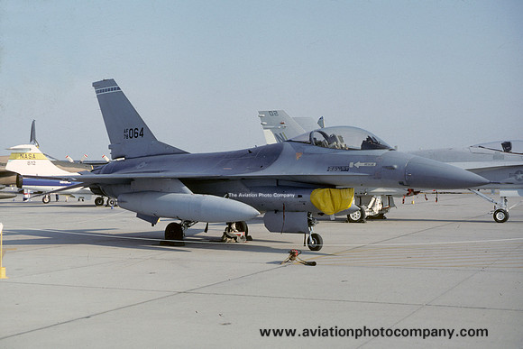 USAF AFFTC General Dynamics F-16A Fighting Falcon 78-0064 (1982)