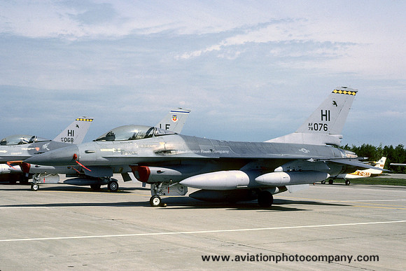 USAF AFRes 466 TFS General Dynamics F-16A Fighting Falcon 78-0076/HI (1985)