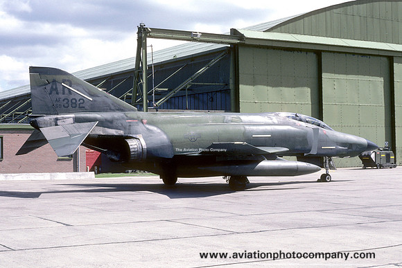 USAF 10 TRW 1 TRS McDonnell RF-4C Phantom 69-0382/AR at RAF Lossiemouth (1986)