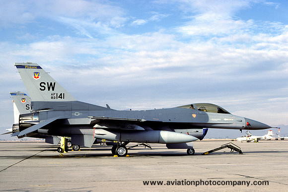 USAF 363 TFW 30 TFS General Dynamics F-16C Fighting Falcon 83-1141/SW (1985)