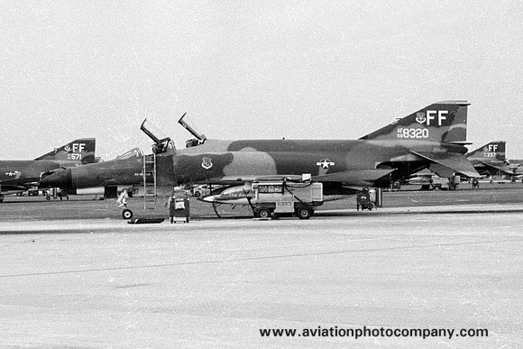 USAF 1 TFW McDonnell F-4E Phantom 68-0320/FF (1974)