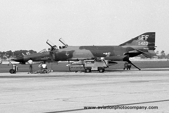 USAF 1 TFW McDonnell F-4E Phantom 68-0420/FF (1974)