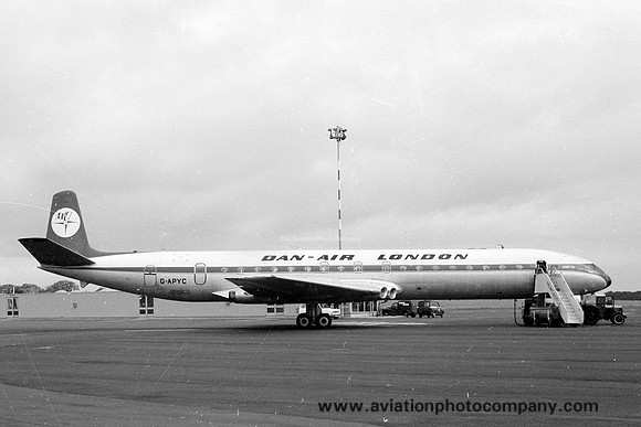 Dan Air London De Havilland Comet G-APYC (1976)